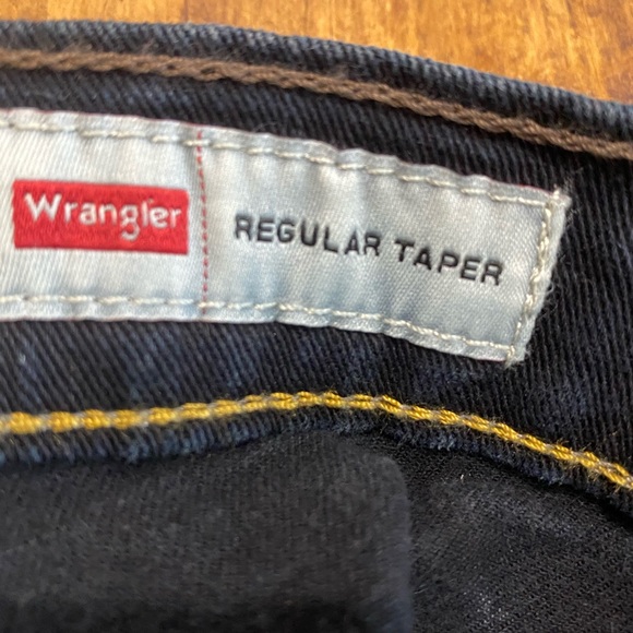 Wrangler Jeans - Picture 2 of 3